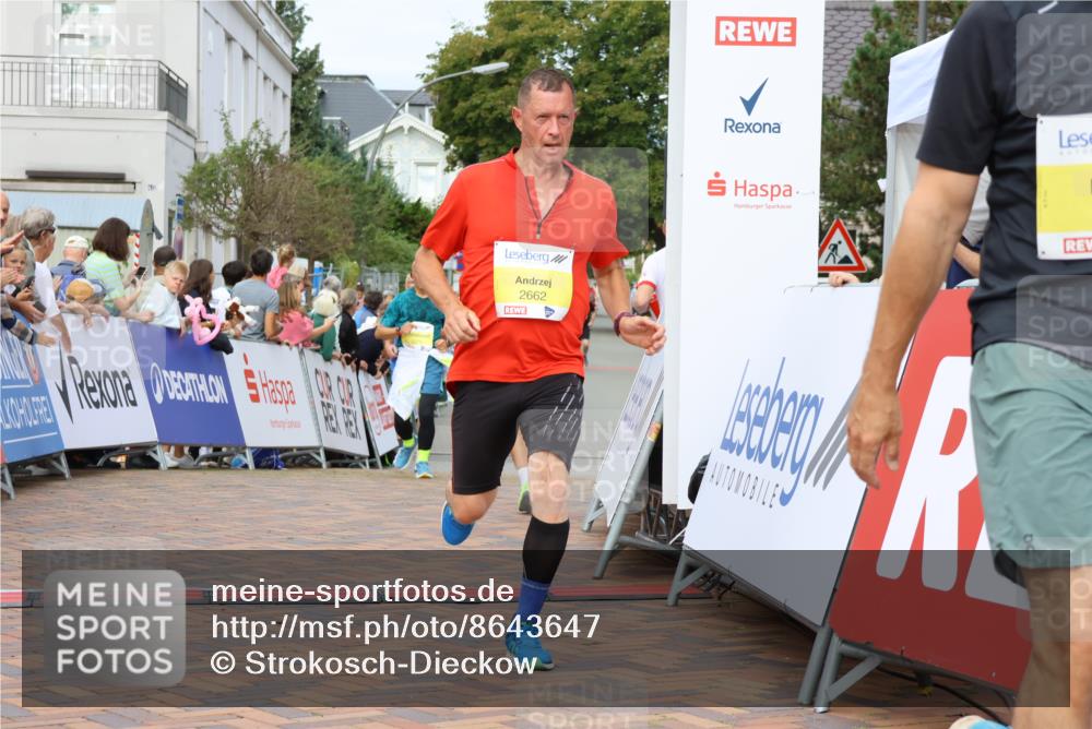 31.08.2025 - 21. Blankeneser Heldenlauf Strokosch-Dieckow http://msf.ph/oto/8643647 31.08.2025 10:24:34 Ziel 2698, 2325, 2587, 2716, 2662 meine-sportfotos.de