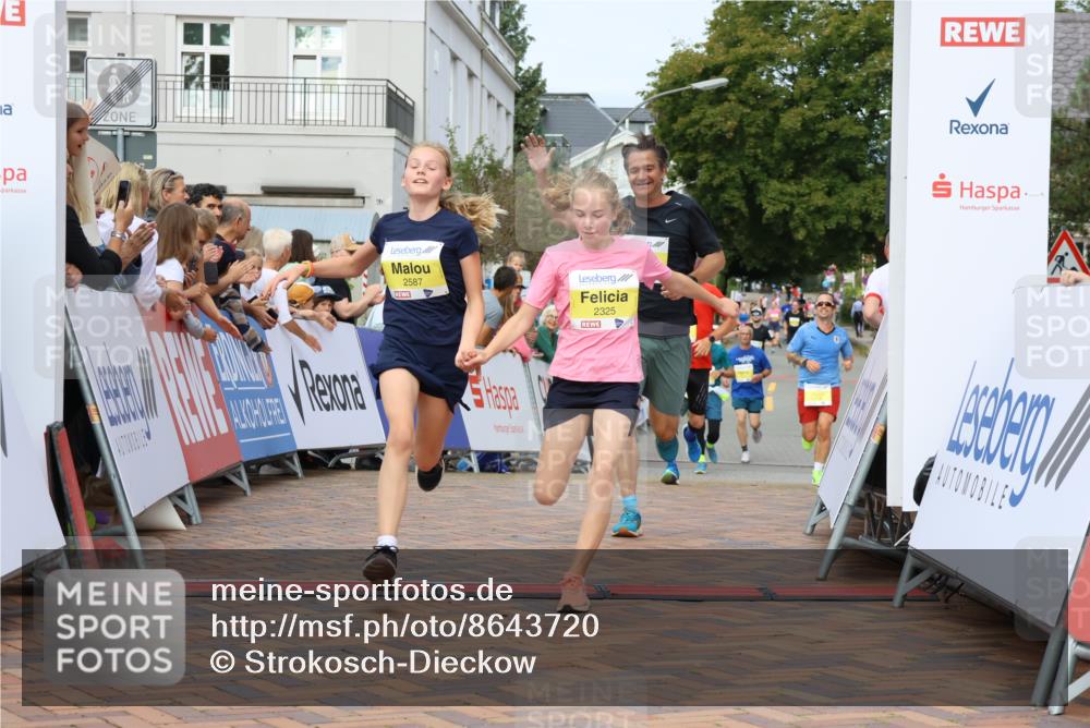 31.08.2025 - 21. Blankeneser Heldenlauf Strokosch-Dieckow http://msf.ph/oto/8643720 31.08.2025 10:24:31 Ziel 2698, 2386, 2325, 2587, 2523, 2662 meine-sportfotos.de