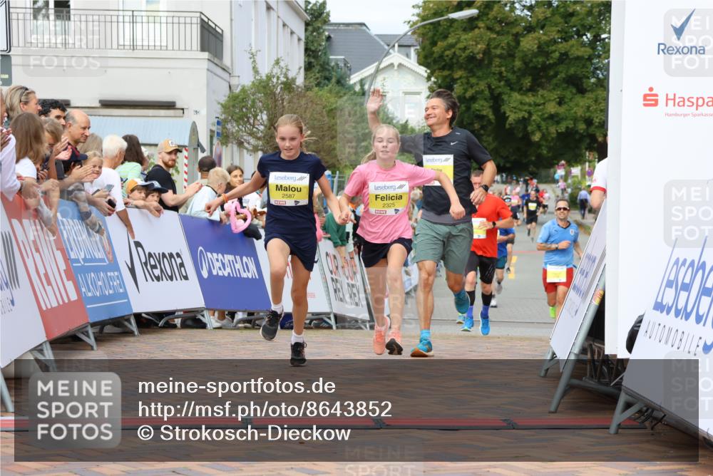 31.08.2025 - 21. Blankeneser Heldenlauf Strokosch-Dieckow http://msf.ph/oto/8643852 31.08.2025 10:24:30 Ziel 2698, 2386, 2325, 2587, 2523, 2662 meine-sportfotos.de