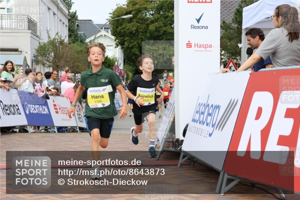 31.08.2025 - 21. Blankeneser Heldenlauf Strokosch-Dieckow http://msf.ph/oto/8643873 31.08.2025 10:24:24 Ziel 2386, 2523 meine-sportfotos.de
