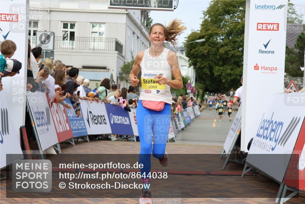 31.08.2025 - 21. Blankeneser Heldenlauf Strokosch-Dieckow http://msf.ph/oto/8644038 31.08.2025 10:24:15 Ziel 2665, 2365, 2743, 2069 meine-sportfotos.de