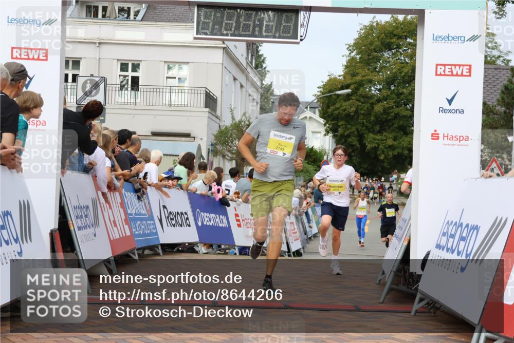 31.08.2025 - 21. Blankeneser Heldenlauf Strokosch-Dieckow http://msf.ph/oto/8644206 31.08.2025 10:24:07 Ziel 2665, 2743, 2605 meine-sportfotos.de