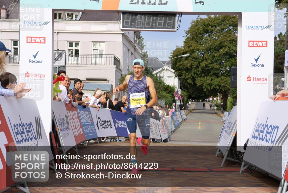 31.08.2025 - 21. Blankeneser Heldenlauf Strokosch-Dieckow http://msf.ph/oto/8644229 31.08.2025 10:10:30 Ziel 2550 meine-sportfotos.de
