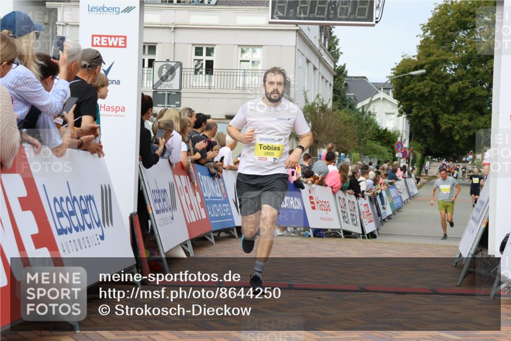 31.08.2025 - 21. Blankeneser Heldenlauf Strokosch-Dieckow http://msf.ph/oto/8644250 31.08.2025 10:24:02 Ziel 2072, 2605 meine-sportfotos.de