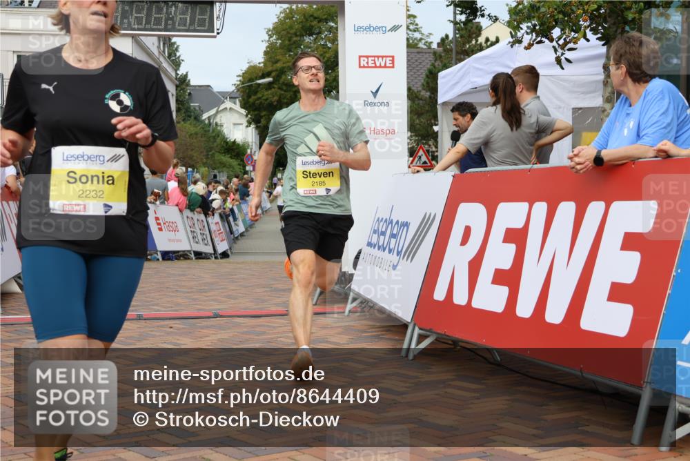 31.08.2025 - 21. Blankeneser Heldenlauf Strokosch-Dieckow http://msf.ph/oto/8644409 31.08.2025 10:23:53 Ziel 2626, 2184, 2185, 2373, 2237, 2232, 2072 meine-sportfotos.de