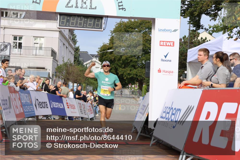 31.08.2025 - 21. Blankeneser Heldenlauf Strokosch-Dieckow http://msf.ph/oto/8644410 31.08.2025 10:10:10 Ziel 2374 meine-sportfotos.de