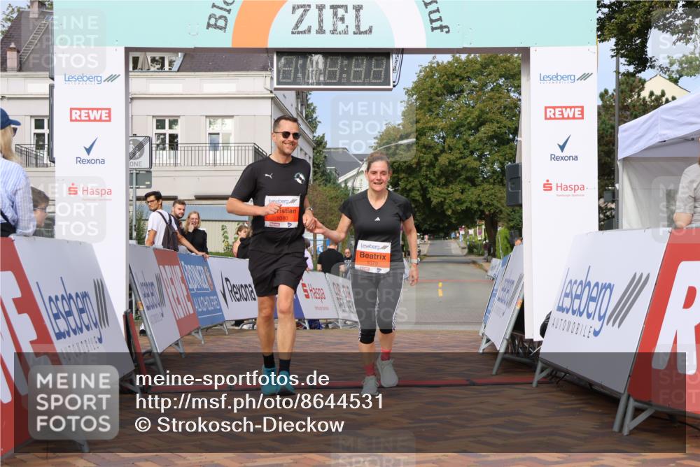 31.08.2025 - 21. Blankeneser Heldenlauf Strokosch-Dieckow http://msf.ph/oto/8644531 31.08.2025 10:04:45 Ziel 1080, 1079 meine-sportfotos.de