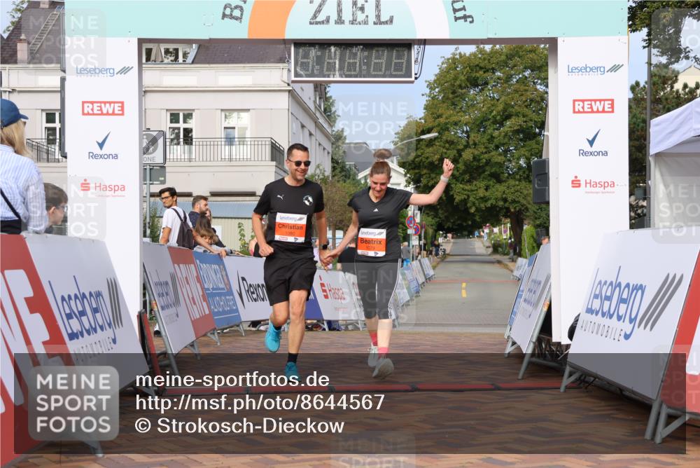 31.08.2025 - 21. Blankeneser Heldenlauf Strokosch-Dieckow http://msf.ph/oto/8644567 31.08.2025 10:04:44 Ziel 1080, 1079 meine-sportfotos.de