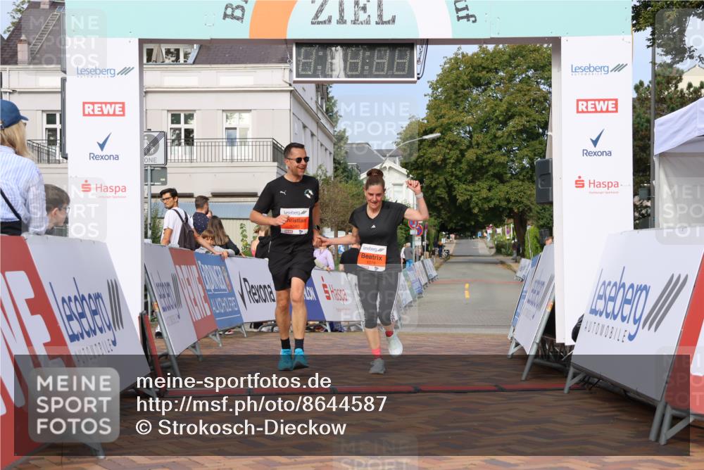 31.08.2025 - 21. Blankeneser Heldenlauf Strokosch-Dieckow http://msf.ph/oto/8644587 31.08.2025 10:04:44 Ziel 1080, 1079 meine-sportfotos.de