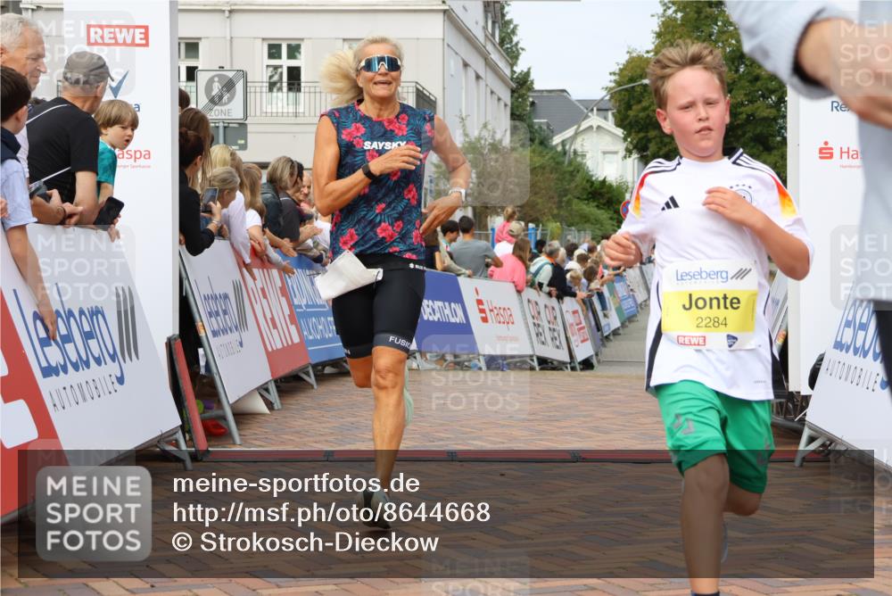 31.08.2025 - 21. Blankeneser Heldenlauf Strokosch-Dieckow http://msf.ph/oto/8644668 31.08.2025 10:23:38 Ziel 2186, 2071, 2284, 2618 meine-sportfotos.de