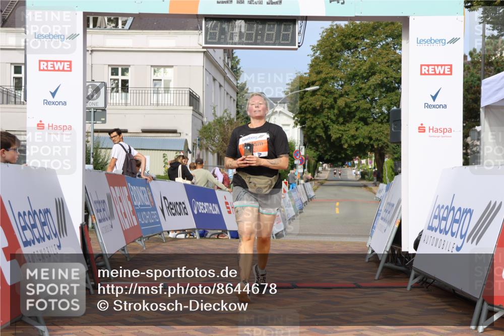 31.08.2025 - 21. Blankeneser Heldenlauf Strokosch-Dieckow http://msf.ph/oto/8644678 31.08.2025 10:03:40 Ziel 1123 meine-sportfotos.de