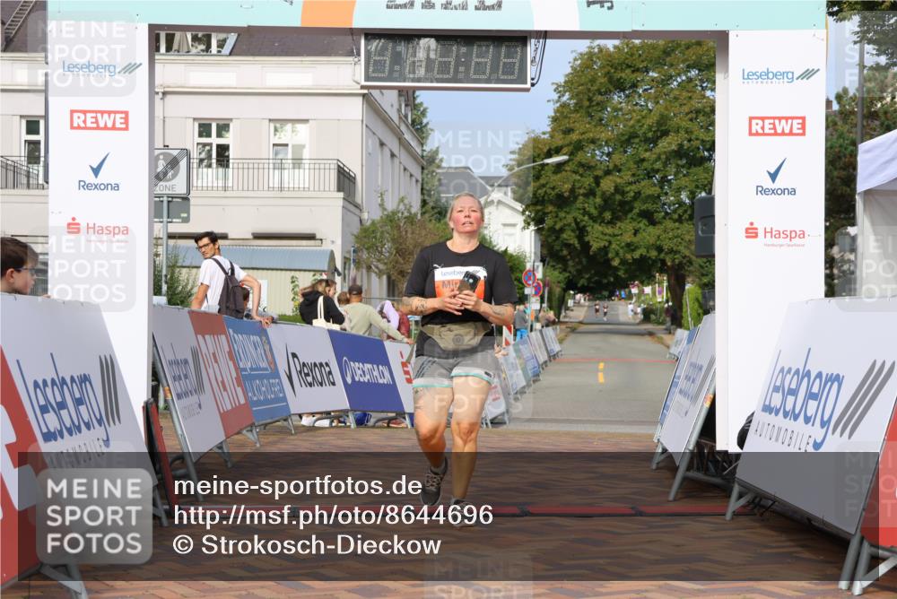 31.08.2025 - 21. Blankeneser Heldenlauf Strokosch-Dieckow http://msf.ph/oto/8644696 31.08.2025 10:03:39 Ziel 1123 meine-sportfotos.de