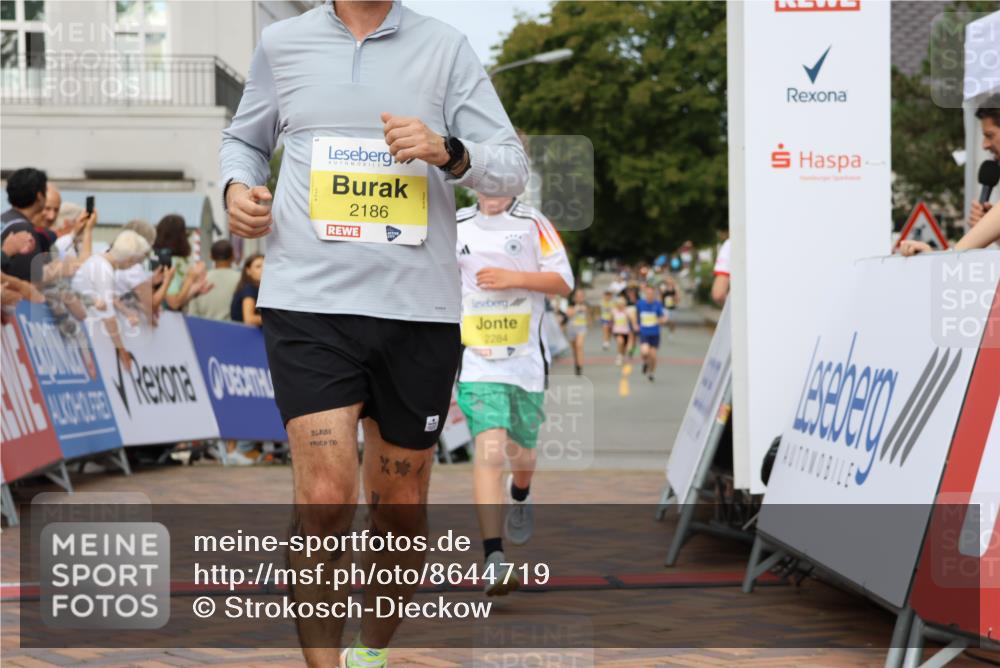 31.08.2025 - 21. Blankeneser Heldenlauf Strokosch-Dieckow http://msf.ph/oto/8644719 31.08.2025 10:23:37 Ziel 2186, 2071, 2284, 2618 meine-sportfotos.de