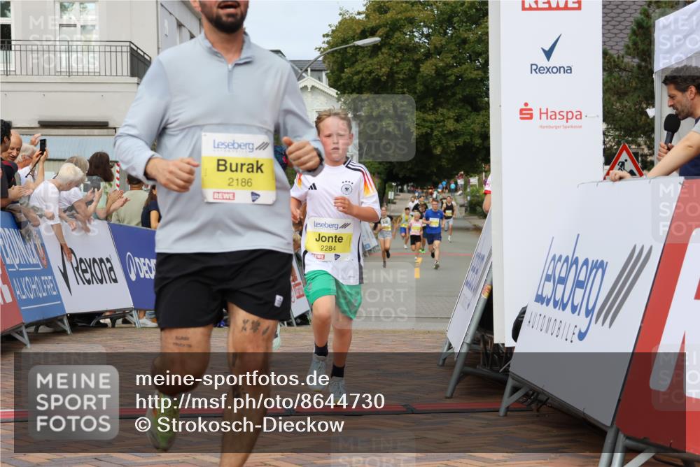 31.08.2025 - 21. Blankeneser Heldenlauf Strokosch-Dieckow http://msf.ph/oto/8644730 31.08.2025 10:23:37 Ziel 2186, 2071, 2284, 2618 meine-sportfotos.de