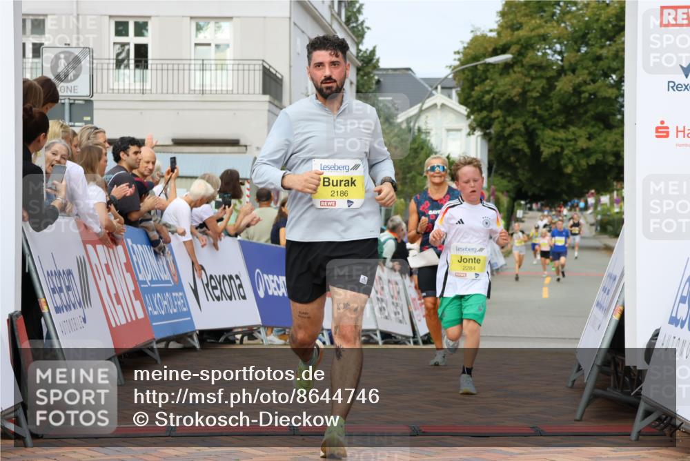 31.08.2025 - 21. Blankeneser Heldenlauf Strokosch-Dieckow http://msf.ph/oto/8644746 31.08.2025 10:23:36 Ziel 2186, 2071, 2284, 2618 meine-sportfotos.de