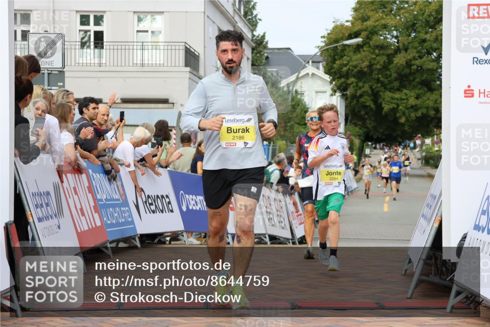 31.08.2025 - 21. Blankeneser Heldenlauf Strokosch-Dieckow http://msf.ph/oto/8644759 31.08.2025 10:23:36 Ziel 2186, 2071, 2284, 2618 meine-sportfotos.de