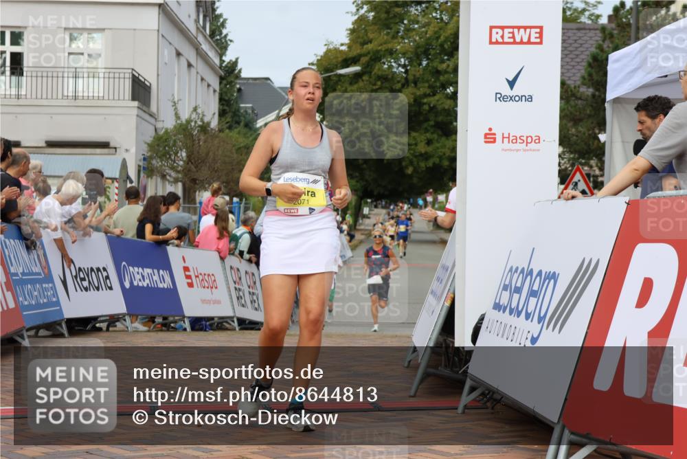 31.08.2025 - 21. Blankeneser Heldenlauf Strokosch-Dieckow http://msf.ph/oto/8644813 31.08.2025 10:23:33 Ziel 2186, 2525, 2471, 2071, 2284, 2618 meine-sportfotos.de
