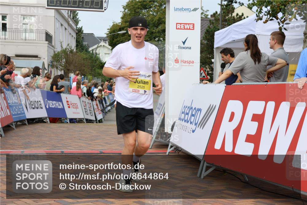 31.08.2025 - 21. Blankeneser Heldenlauf Strokosch-Dieckow http://msf.ph/oto/8644864 31.08.2025 10:23:28 Ziel 2525, 2471, 2071 meine-sportfotos.de