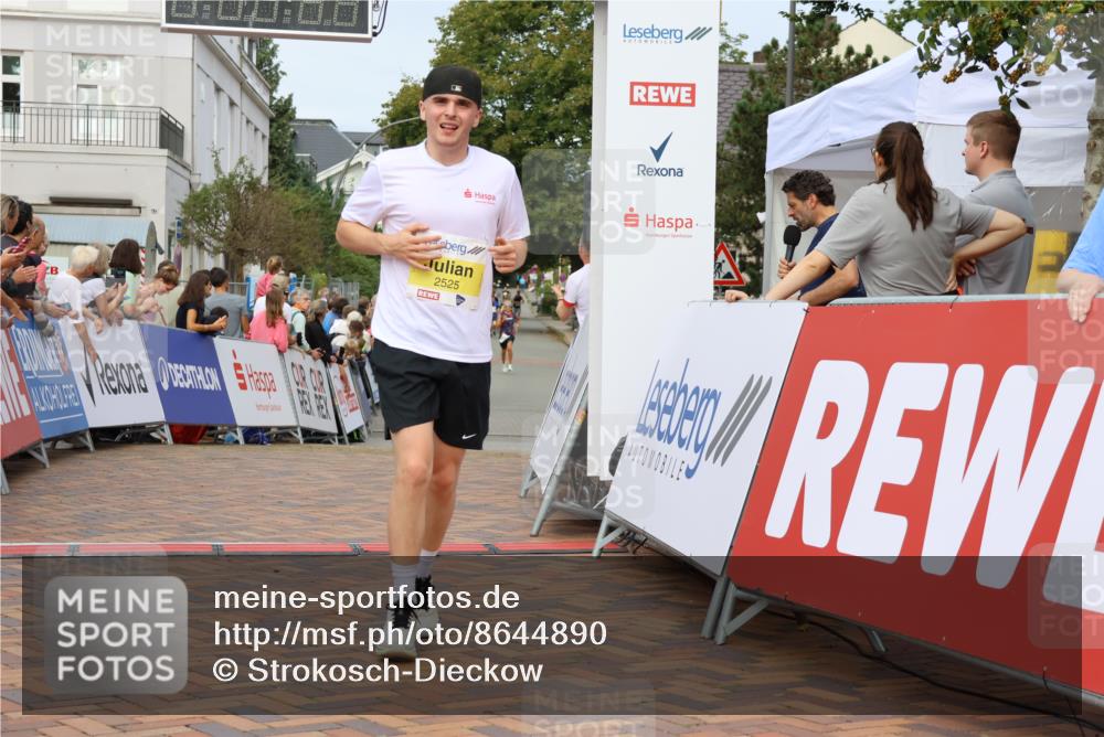 31.08.2025 - 21. Blankeneser Heldenlauf Strokosch-Dieckow http://msf.ph/oto/8644890 31.08.2025 10:23:27 Ziel 2643, 2525, 2471 meine-sportfotos.de