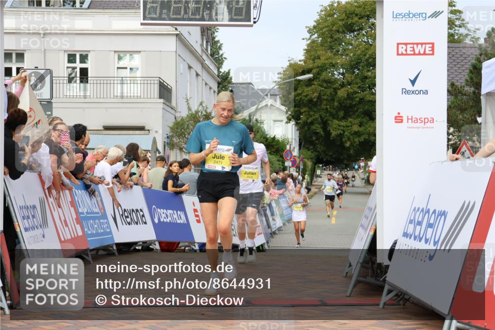 31.08.2025 - 21. Blankeneser Heldenlauf Strokosch-Dieckow http://msf.ph/oto/8644931 31.08.2025 10:23:25 Ziel 2508, 2643, 2525, 2471 meine-sportfotos.de