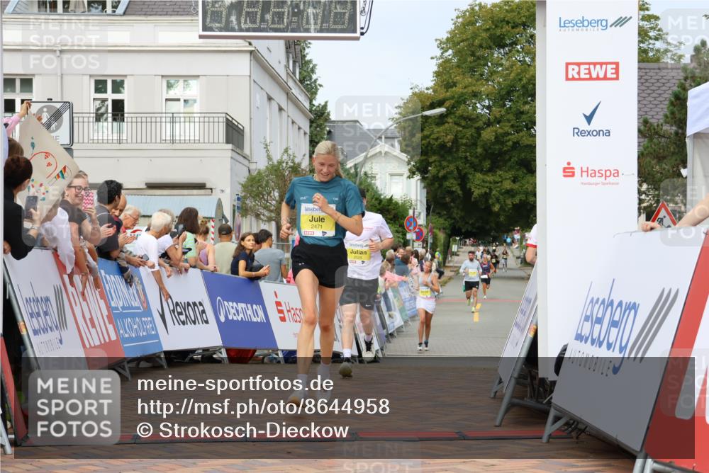 31.08.2025 - 21. Blankeneser Heldenlauf Strokosch-Dieckow http://msf.ph/oto/8644958 31.08.2025 10:23:25 Ziel 2508, 2643, 2525, 2471 meine-sportfotos.de