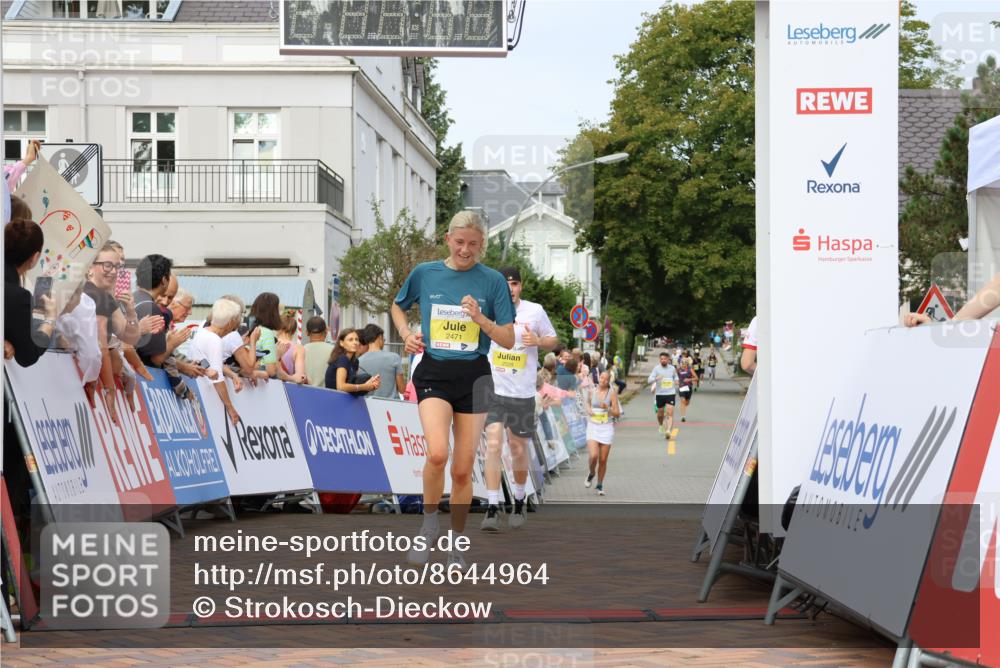 31.08.2025 - 21. Blankeneser Heldenlauf Strokosch-Dieckow http://msf.ph/oto/8644964 31.08.2025 10:23:25 Ziel 2508, 2643, 2525, 2471 meine-sportfotos.de