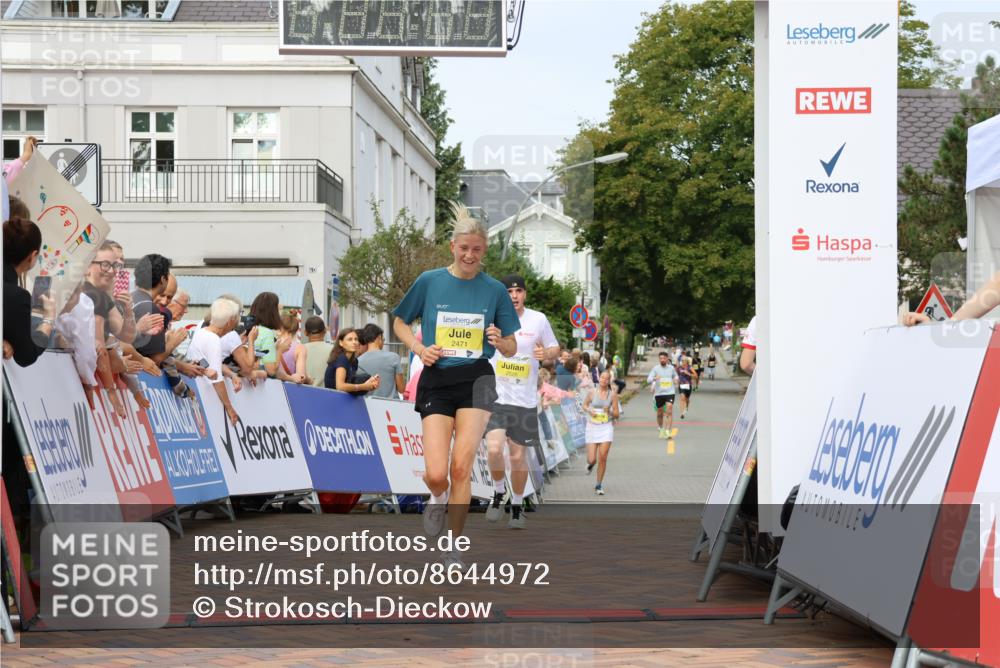 31.08.2025 - 21. Blankeneser Heldenlauf Strokosch-Dieckow http://msf.ph/oto/8644972 31.08.2025 10:23:24 Ziel 2508, 2643, 2525, 2471 meine-sportfotos.de