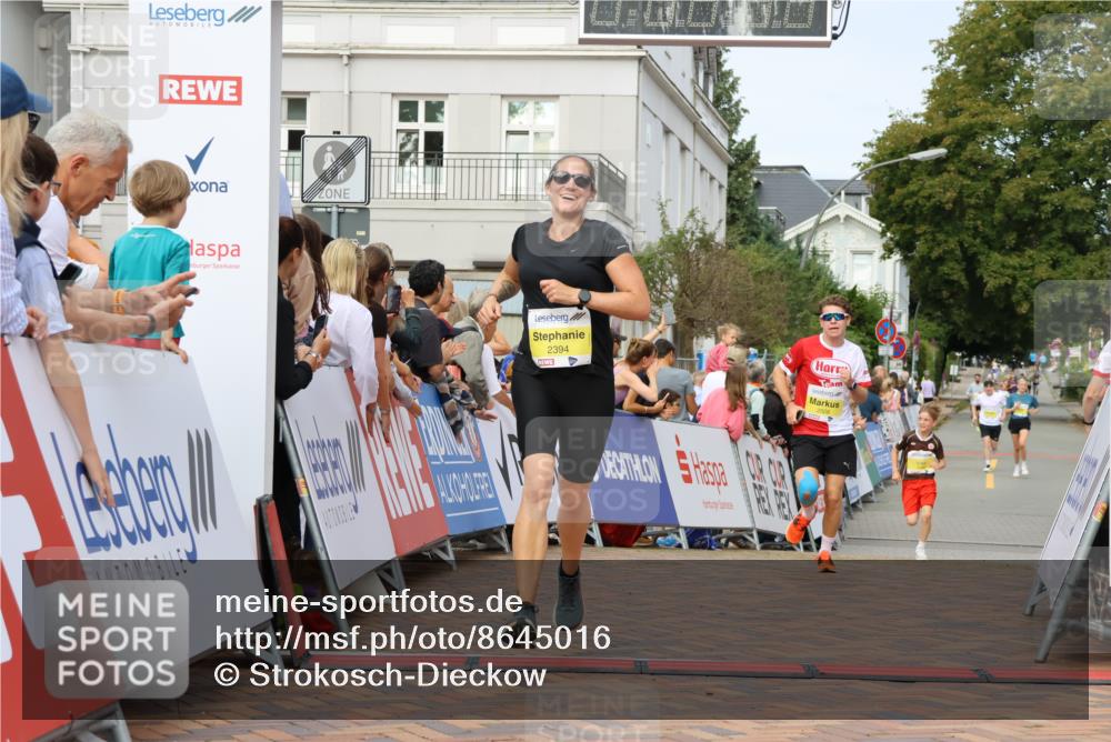 31.08.2025 - 21. Blankeneser Heldenlauf Strokosch-Dieckow http://msf.ph/oto/8645016 31.08.2025 10:23:16 Ziel 2293, 2508, 2643, 2394 meine-sportfotos.de