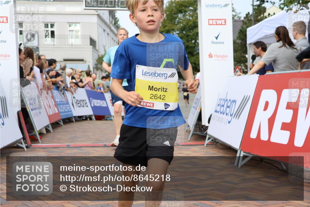 31.08.2025 - 21. Blankeneser Heldenlauf Strokosch-Dieckow http://msf.ph/oto/8645218 31.08.2025 10:22:56 Ziel 2723, 2527, 2295, 2642, 2263 meine-sportfotos.de