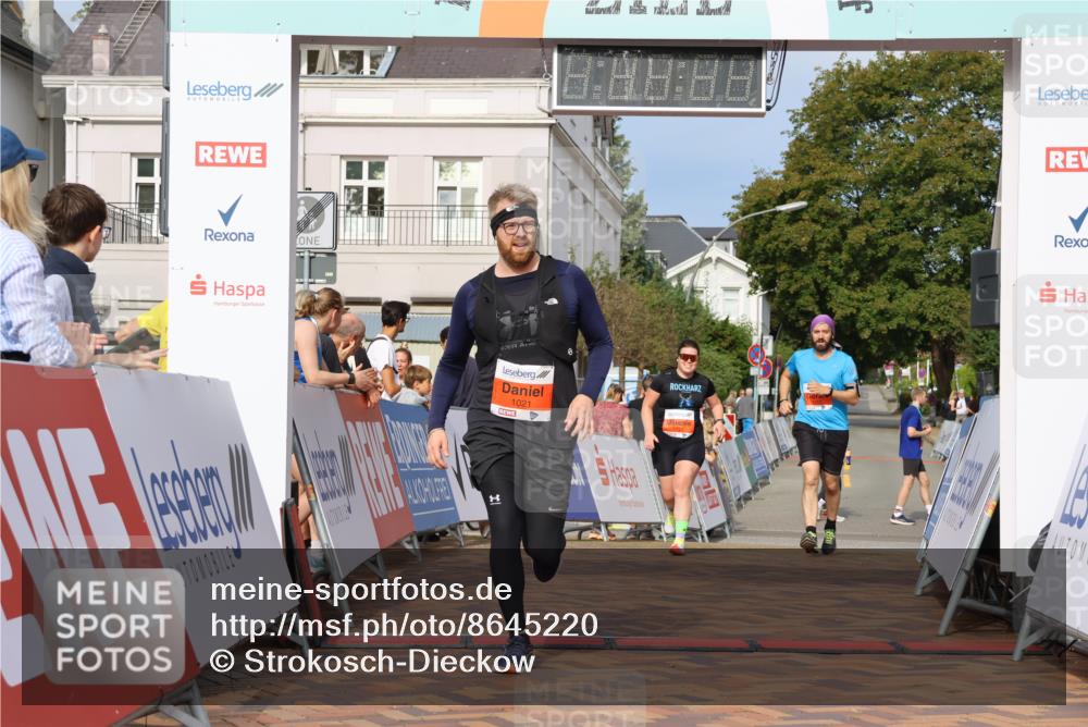 31.08.2025 - 21. Blankeneser Heldenlauf Strokosch-Dieckow http://msf.ph/oto/8645220 31.08.2025 09:58:27 Ziel 1135, 1134, 1021, 1055, 1089 meine-sportfotos.de