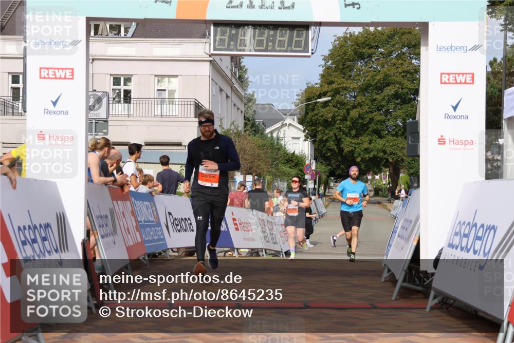 31.08.2025 - 21. Blankeneser Heldenlauf Strokosch-Dieckow http://msf.ph/oto/8645235 31.08.2025 09:58:26 Ziel 1135, 1134, 1021, 1055, 1089 meine-sportfotos.de