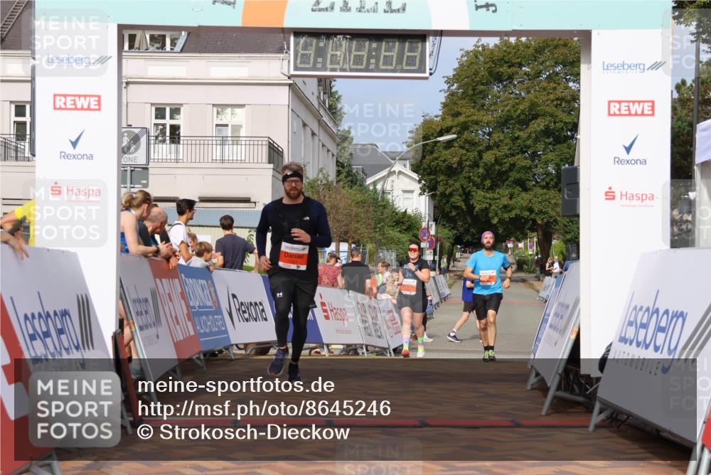 31.08.2025 - 21. Blankeneser Heldenlauf Strokosch-Dieckow http://msf.ph/oto/8645246 31.08.2025 09:58:26 Ziel 1135, 1134, 1021, 1055, 1089 meine-sportfotos.de