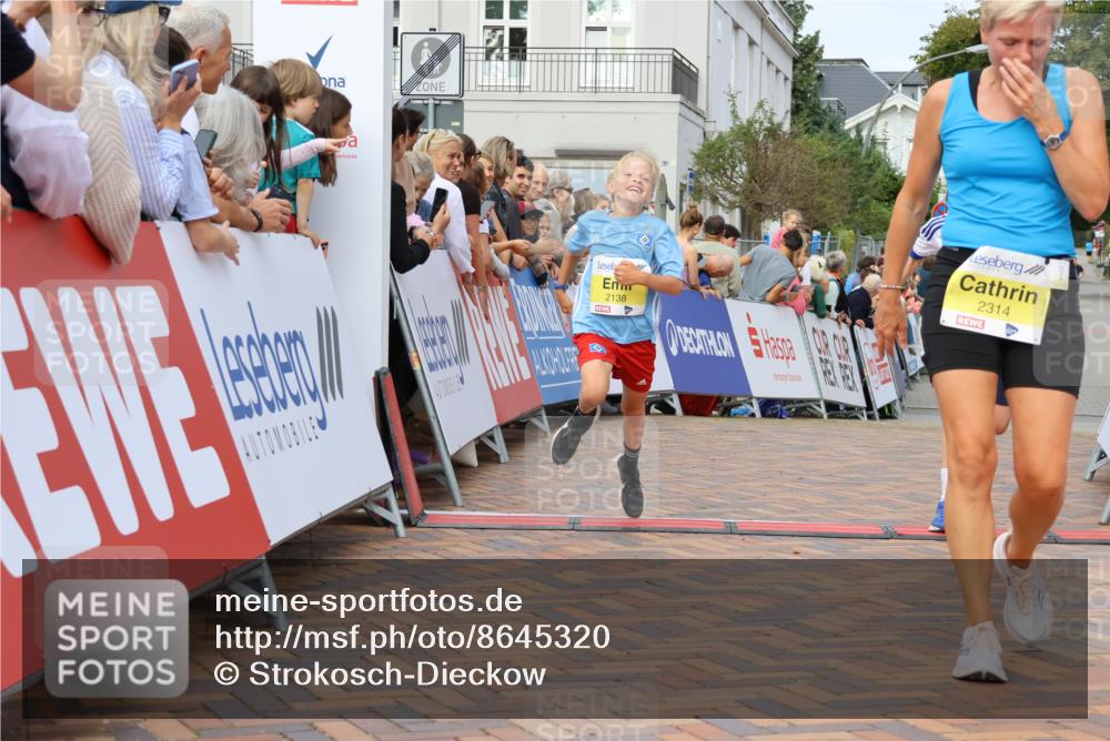 31.08.2025 - 21. Blankeneser Heldenlauf Strokosch-Dieckow http://msf.ph/oto/8645320 31.08.2025 10:22:44 Ziel 2314, 2412, 2138, 2372 meine-sportfotos.de