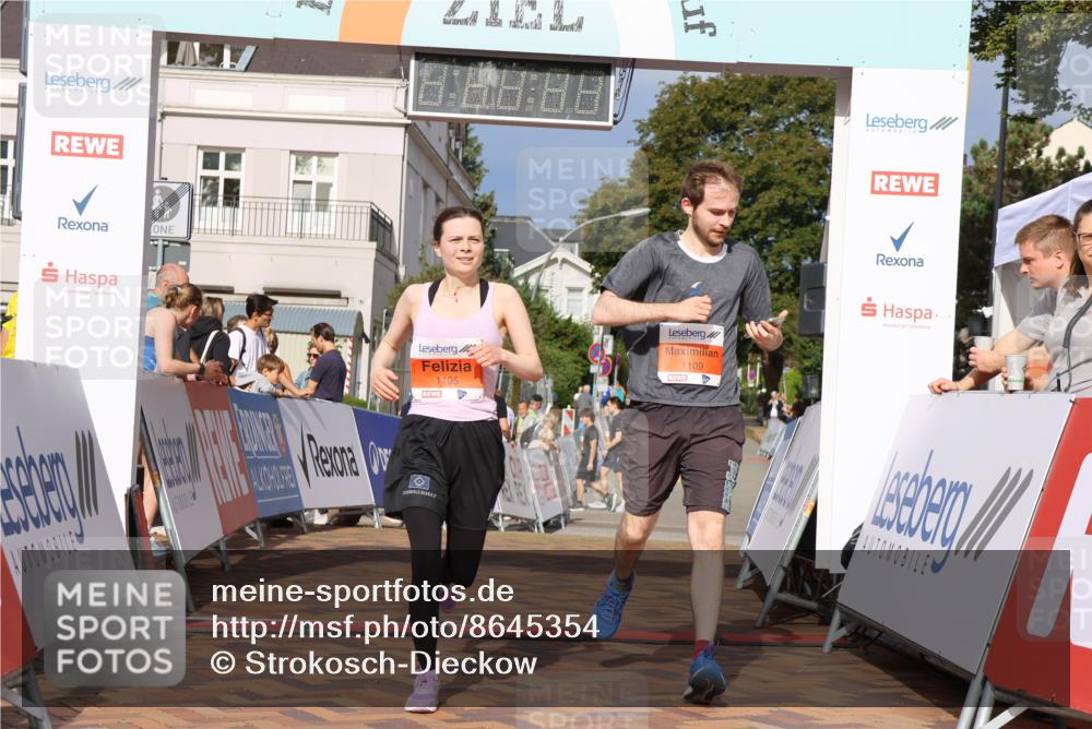 31.08.2025 - 21. Blankeneser Heldenlauf Strokosch-Dieckow http://msf.ph/oto/8645354 31.08.2025 09:57:16 Ziel 1109, 1105 meine-sportfotos.de
