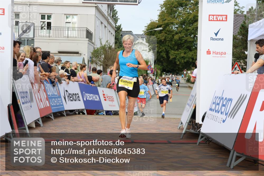 31.08.2025 - 21. Blankeneser Heldenlauf Strokosch-Dieckow http://msf.ph/oto/8645383 31.08.2025 10:22:42 Ziel 2612, 2314, 2412, 2138, 2372 meine-sportfotos.de