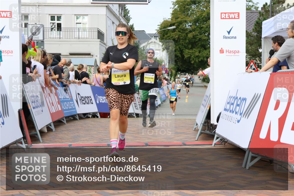 31.08.2025 - 21. Blankeneser Heldenlauf Strokosch-Dieckow http://msf.ph/oto/8645419 31.08.2025 10:22:36 Ziel 2702, 2722, 2612, 2017, 2476, 2412 meine-sportfotos.de