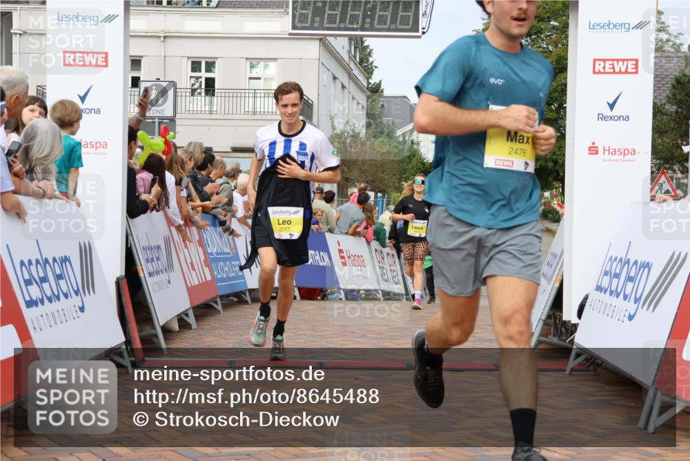 31.08.2025 - 21. Blankeneser Heldenlauf Strokosch-Dieckow http://msf.ph/oto/8645488 31.08.2025 10:22:33 Ziel 2702, 2722, 2612, 2017, 2476, 2412 meine-sportfotos.de