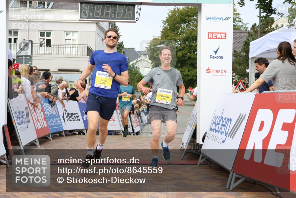 31.08.2025 - 21. Blankeneser Heldenlauf Strokosch-Dieckow http://msf.ph/oto/8645559 31.08.2025 10:22:29 Ziel 2702, 2722, 2180, 2017, 2476 meine-sportfotos.de