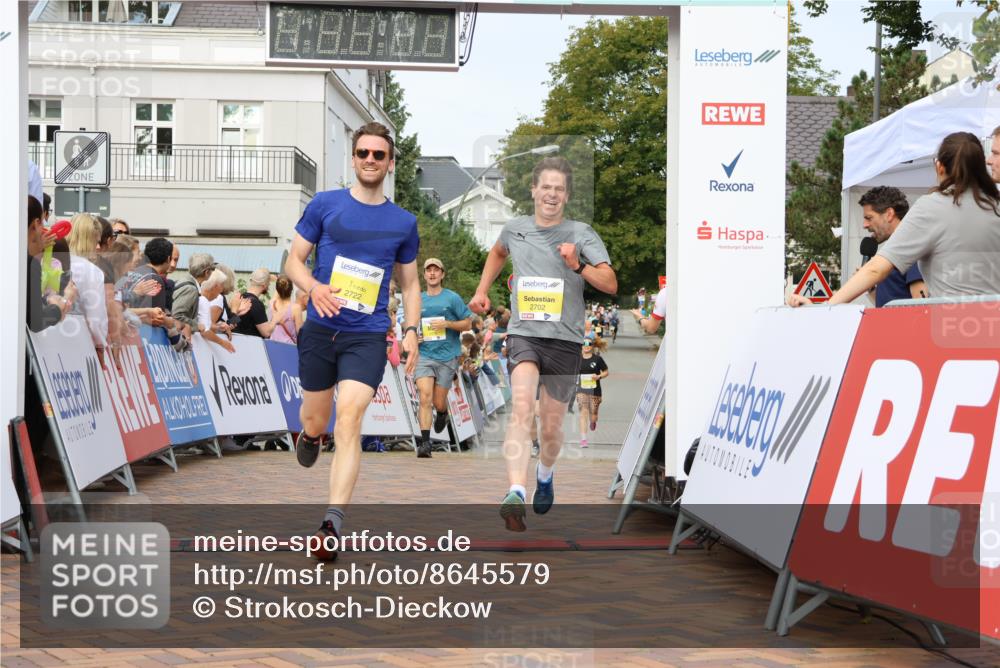 31.08.2025 - 21. Blankeneser Heldenlauf Strokosch-Dieckow http://msf.ph/oto/8645579 31.08.2025 10:22:29 Ziel 2702, 2722, 2180, 2017, 2476 meine-sportfotos.de