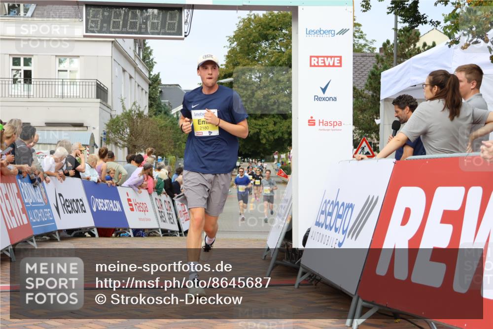 31.08.2025 - 21. Blankeneser Heldenlauf Strokosch-Dieckow http://msf.ph/oto/8645687 31.08.2025 10:22:24 Ziel 2180, 2535, 2536 meine-sportfotos.de