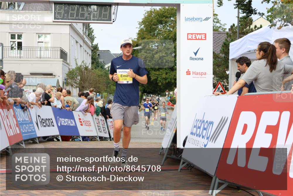 31.08.2025 - 21. Blankeneser Heldenlauf Strokosch-Dieckow http://msf.ph/oto/8645708 31.08.2025 10:22:24 Ziel 2180, 2535, 2536 meine-sportfotos.de
