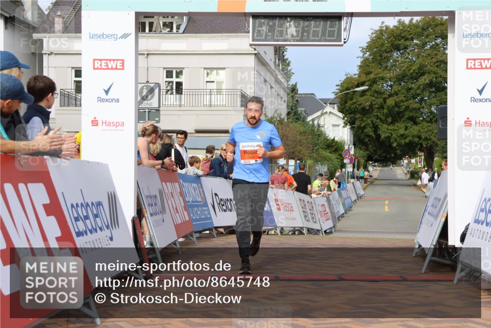 31.08.2025 - 21. Blankeneser Heldenlauf Strokosch-Dieckow http://msf.ph/oto/8645748 31.08.2025 09:54:56 Ziel 1031, 1020 meine-sportfotos.de