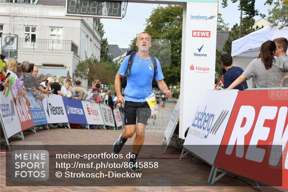31.08.2025 - 21. Blankeneser Heldenlauf Strokosch-Dieckow http://msf.ph/oto/8645858 31.08.2025 10:22:11 Ziel 2676, 2593 meine-sportfotos.de