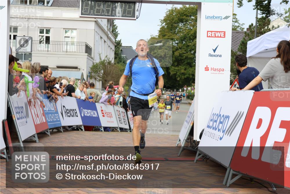 31.08.2025 - 21. Blankeneser Heldenlauf Strokosch-Dieckow http://msf.ph/oto/8645917 31.08.2025 10:22:11 Ziel 2676, 2593 meine-sportfotos.de
