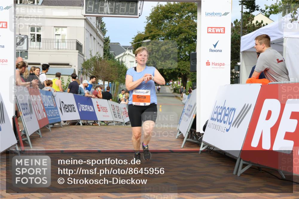 31.08.2025 - 21. Blankeneser Heldenlauf Strokosch-Dieckow http://msf.ph/oto/8645956 31.08.2025 09:54:04 Ziel 1030 meine-sportfotos.de