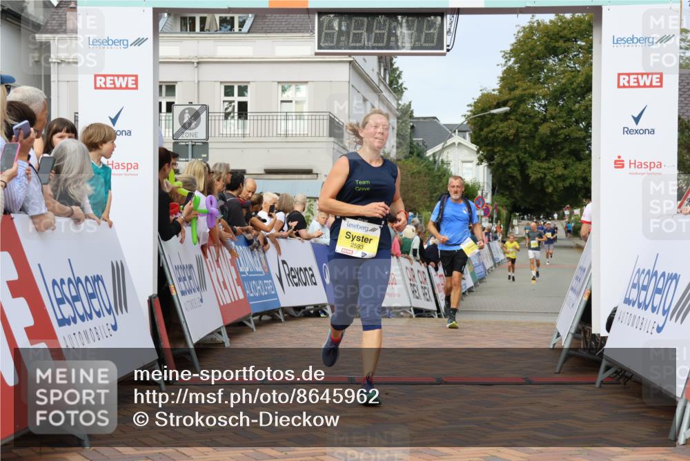 31.08.2025 - 21. Blankeneser Heldenlauf Strokosch-Dieckow http://msf.ph/oto/8645962 31.08.2025 10:22:08 Ziel 2676, 2593 meine-sportfotos.de