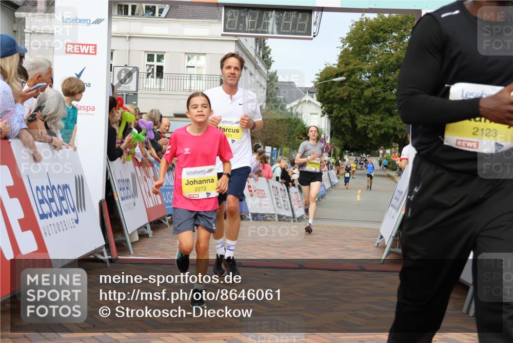 31.08.2025 - 21. Blankeneser Heldenlauf Strokosch-Dieckow http://msf.ph/oto/8646061 31.08.2025 10:21:56 Ziel 2720, 2526, 2123, 2272, 2271, 2273, 2408 meine-sportfotos.de
