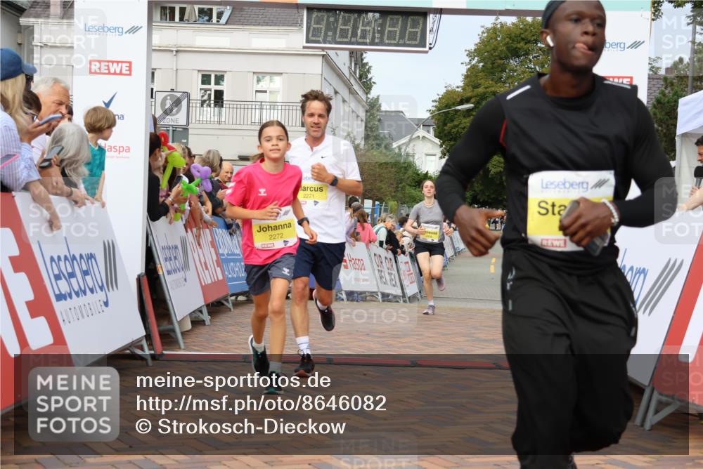 31.08.2025 - 21. Blankeneser Heldenlauf Strokosch-Dieckow http://msf.ph/oto/8646082 31.08.2025 10:21:56 Ziel 2720, 2526, 2123, 2272, 2271, 2273, 2408 meine-sportfotos.de