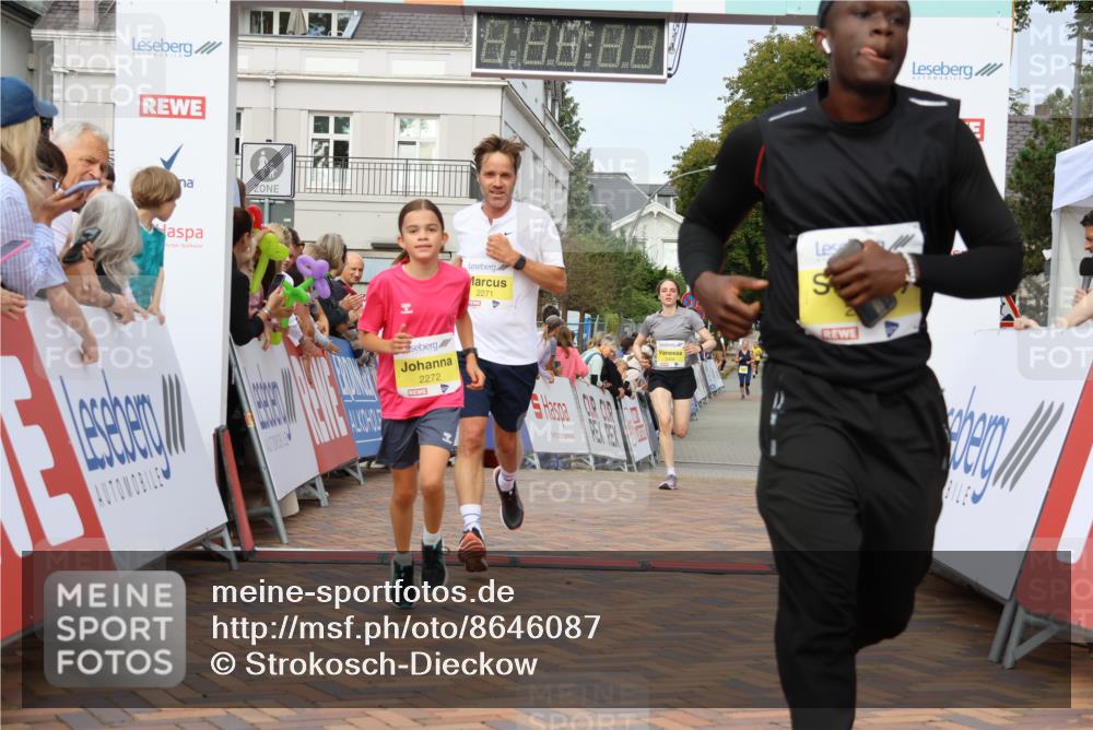 31.08.2025 - 21. Blankeneser Heldenlauf Strokosch-Dieckow http://msf.ph/oto/8646087 31.08.2025 10:21:56 Ziel 2720, 2526, 2123, 2272, 2271, 2273, 2408 meine-sportfotos.de