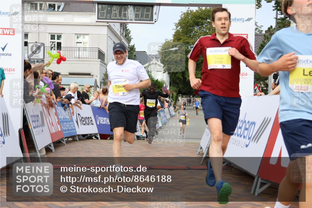 31.08.2025 - 21. Blankeneser Heldenlauf Strokosch-Dieckow http://msf.ph/oto/8646188 31.08.2025 10:21:52 Ziel 2720, 2526, 2123, 2272, 2271, 2273 meine-sportfotos.de